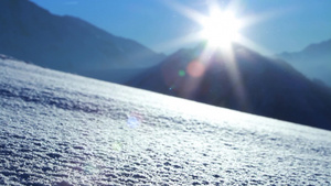 阳光照耀下的雪景6秒视频