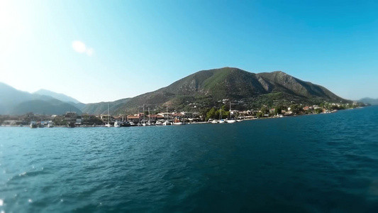 希腊莱夫卡达岛附近的伊尼亚海游船视频