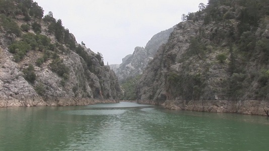 土耳其的绿色峡谷视频