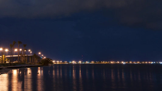 夜晚雷暴闪电划过迈阿密上空[狂雷]视频