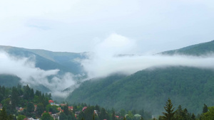 山中美丽的云景42秒视频