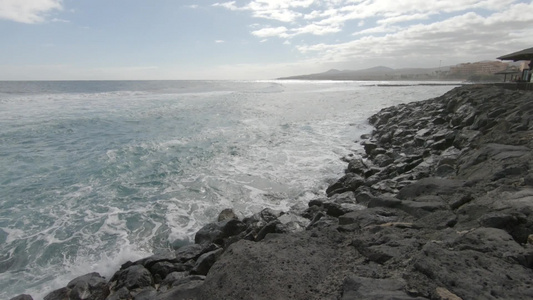 夏天海岸的波浪[一浪]视频