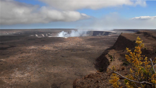 夏威夷火山口蒸汽排出延时视频