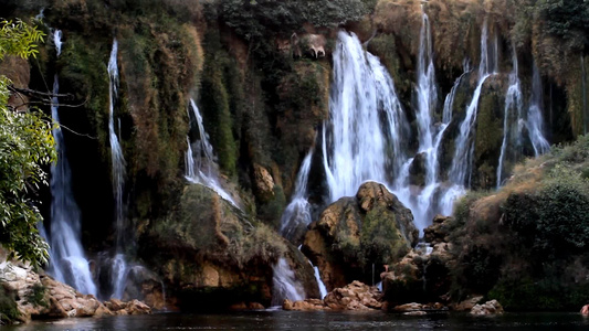 波斯尼亚和黑塞哥维那的瀑布视频