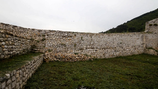 波斯尼亚特拉夫尼克的老城堡视频