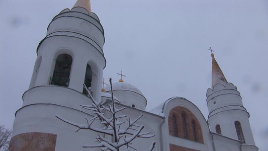 冬天下雪的教堂视频