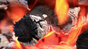 燃烧的木材堆17秒视频