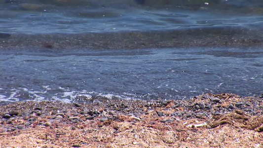 波浪拍打海岸视频