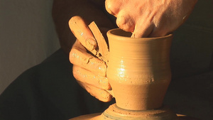 陶工正在做陶艺9秒视频