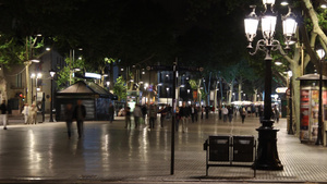 西班牙巴塞罗那广场繁华的街景6秒视频