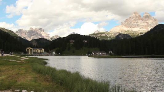 阿尔卑斯山山脚自然美景视频