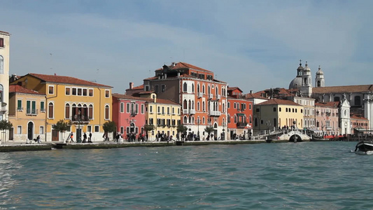 从海上拍摄意大利威尼斯城市景色视频