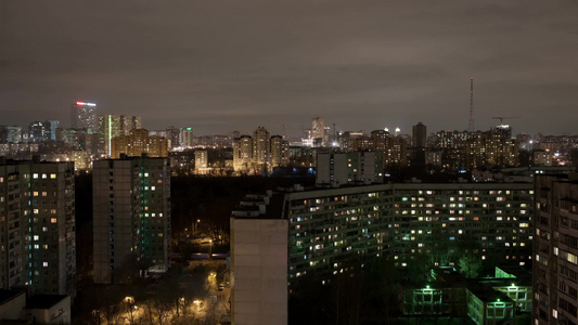 夜晚莫斯科城市建筑交通全景高角度鸟瞰拍摄视频
