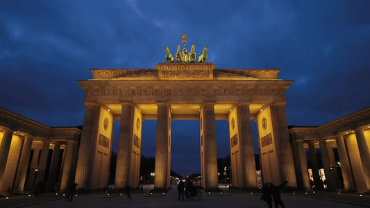 柏林勃兰登堡门的延时夜景视频