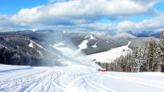 乌克兰滑雪基地喀尔巴阡山冬季景色[维斯瓦河]视频