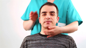 成人颈部问题康复训练29秒视频