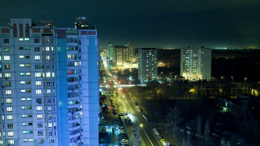 夜晚城市建筑和交通景象视频