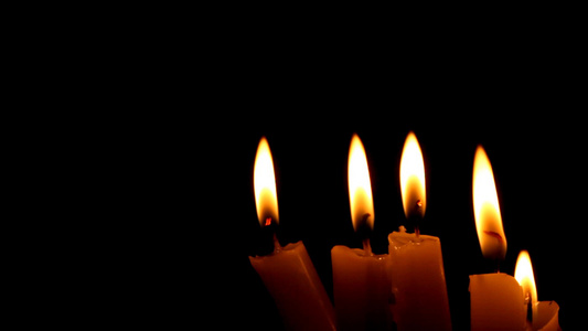 黑暗里燃烧的蜡烛视频