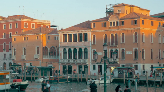 意大利威尼斯的老式建筑和街景风光视频