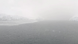 南极洲莱梅尔海峡的自然景观9秒视频