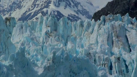阿拉斯加冰川湾国家公园的玛格丽特冰川景观[冰舌]视频