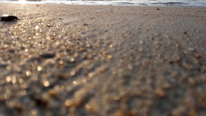 海浪渐渐地拍向沙滩13秒视频