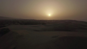 日落时的格兰卡里亚沙丘59秒视频