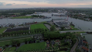 航拍荷兰阿姆斯特丹城市与绿色地区37秒视频