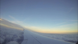 正在飞行的飞机机翼视图30秒视频