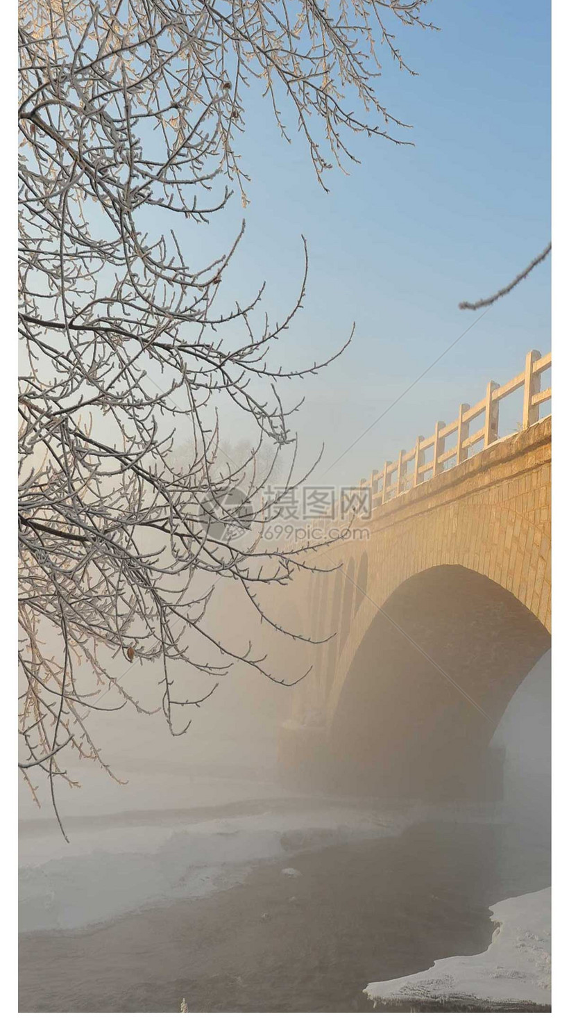 矮寨大桥雪景图片