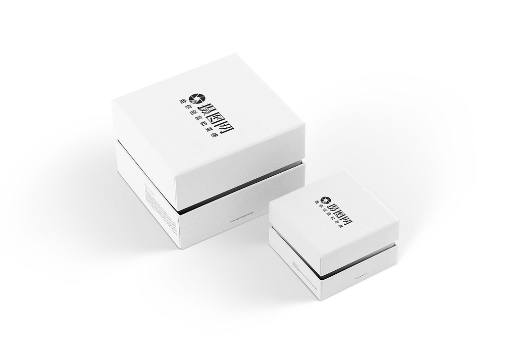 白色盒子场景应用白色礼盒包装样机模板