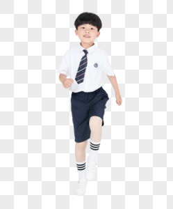 奔跑跳跃的快乐小男孩图片