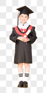 儿童学生穿学士服拍毕业照图片高清图片