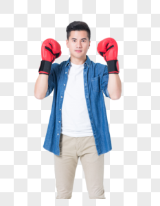 年轻男性戴拳击手套图片图片