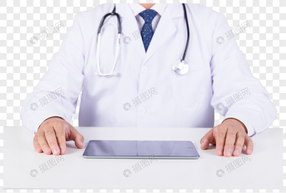 医生拿着平板电脑图片
