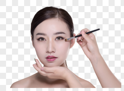 女子使用化妆品高清图片