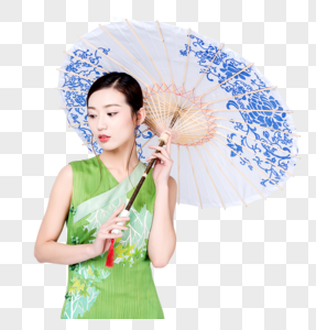 手持青花油纸伞的旗袍美女图片