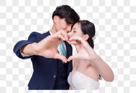 情侣婚纱比心动作图片