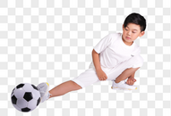 男孩子踢足球图片