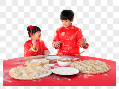 新年孩子们在包饺子图片