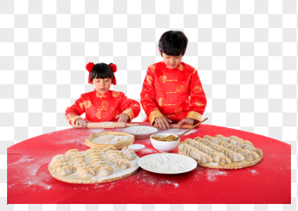 新年孩子们在包饺子图片