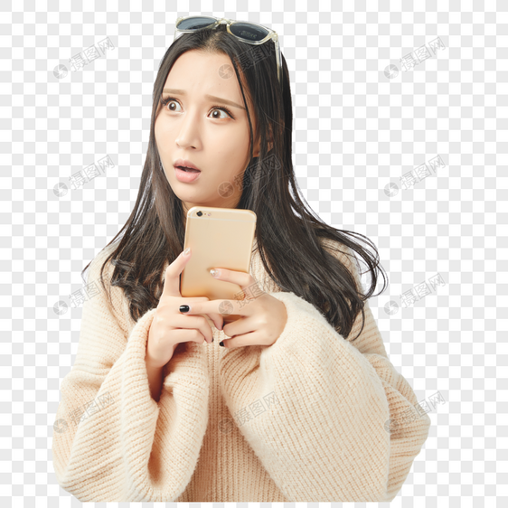 年轻女孩使用手机生气表情图片