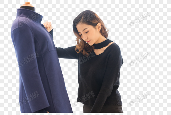 专注工作的女性服装设计师图片