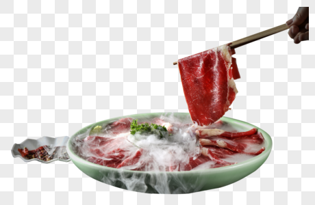加了干冰冒烟的牛肉片高清图片