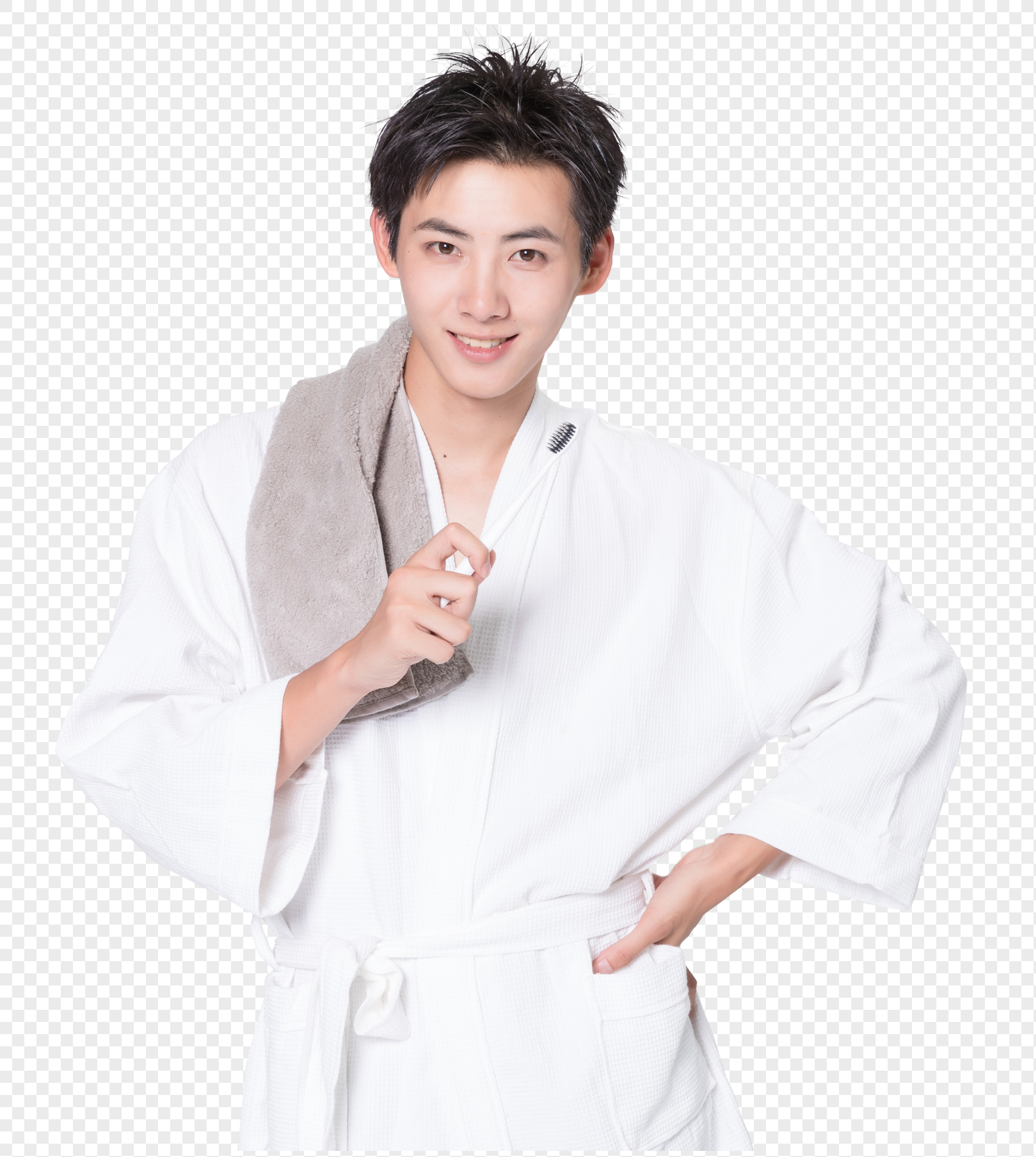 穿浴袍的居家男性