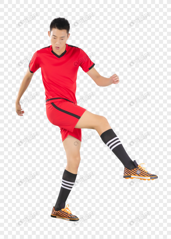 足球运动员踢球动作图片