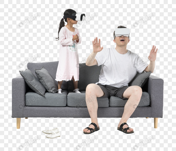 爸爸和女儿在沙发上玩vr图片