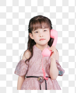 儿童节儿童形象手持粉色玩具电话图片