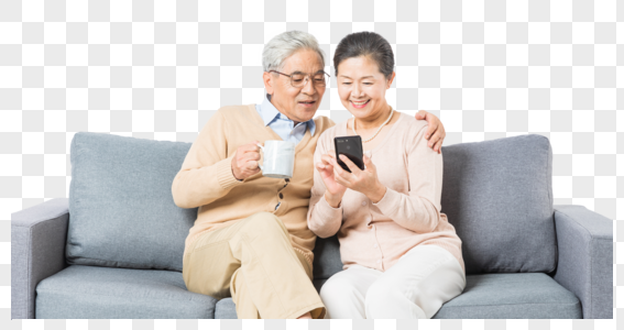 恩爱老年夫妻玩手机图片