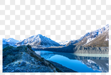 雪峰冰冻的湖面高清图片